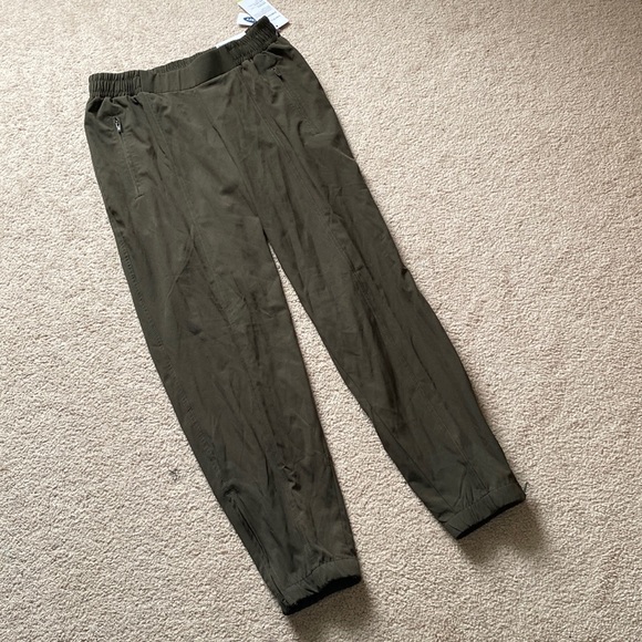 Old Navy Pants - Old Navy Active Mid-Rise Olive Green Jogger